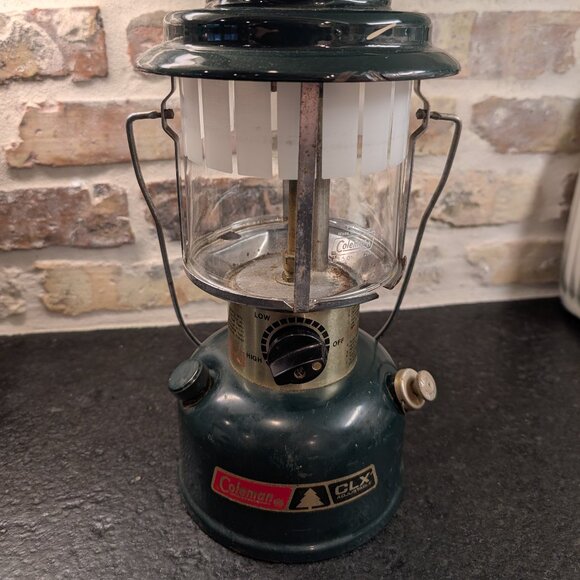 Coleman CLX Adjustable Lantern, Mod. 290, 9/84. 2 Mantle. Picket Fence Globe. - Picture 1 of 14